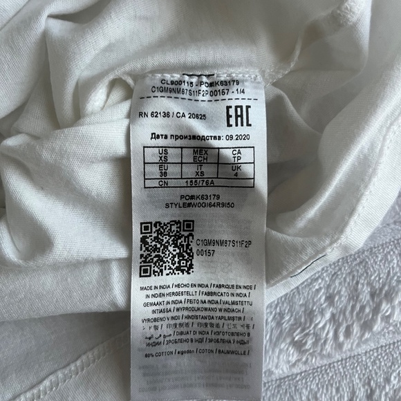 GUESS White Crop Tee EUC - Picture 5 of 6